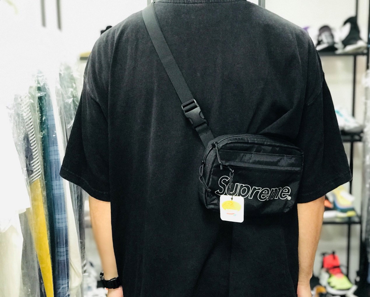 シュプリームショルダーバッグレッド立ち上げ18SSupreme Shoulder 本気